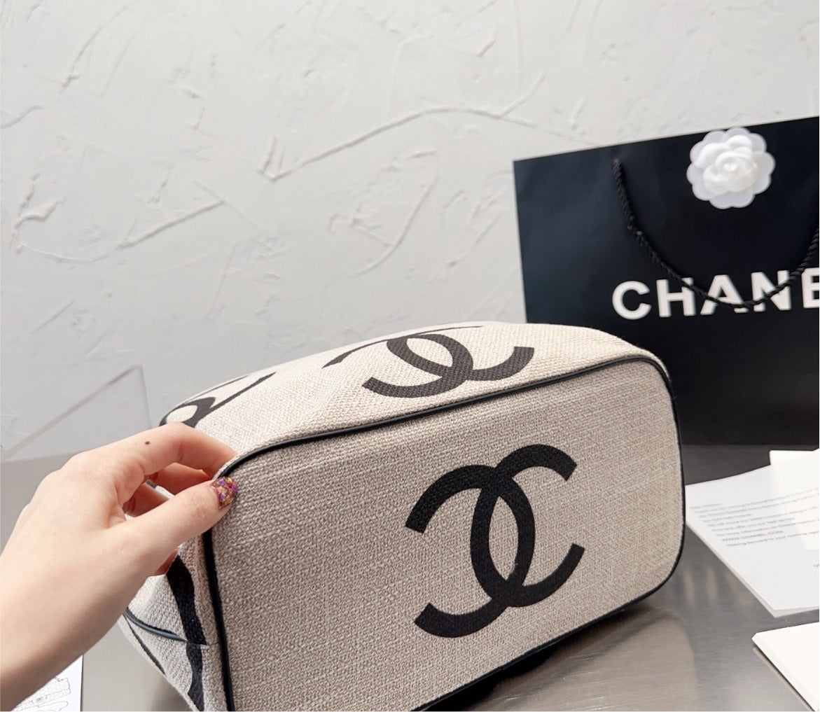 Big C’s Chanel woman shoulder handbag
